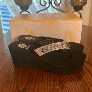 Yellow Box Sandals Size 8